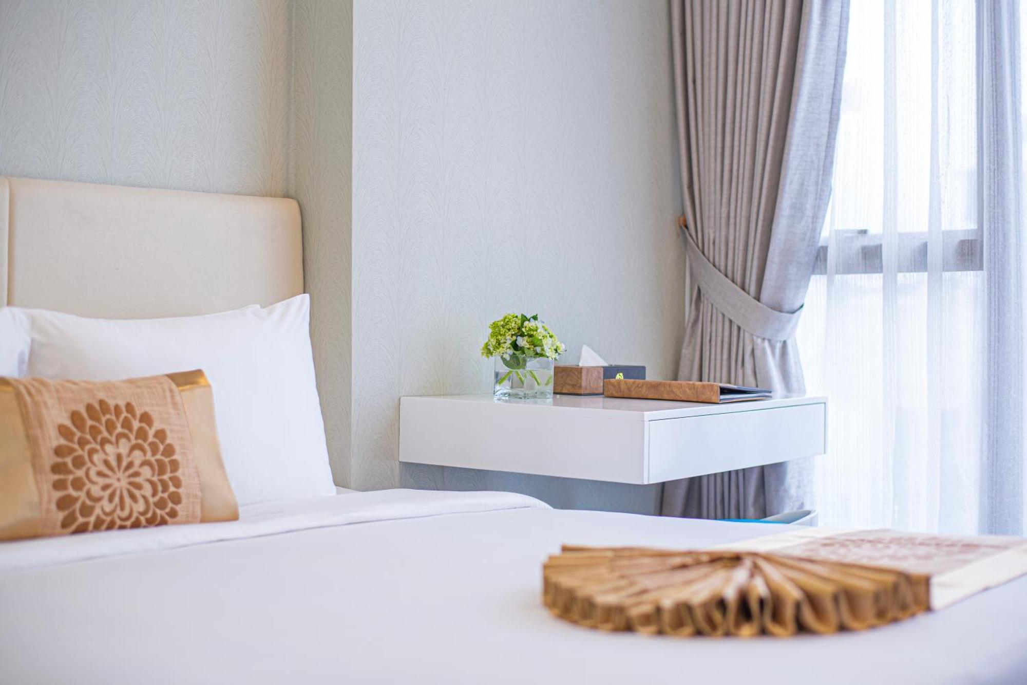Bridge Lakeside For Rent 3* Hanoï