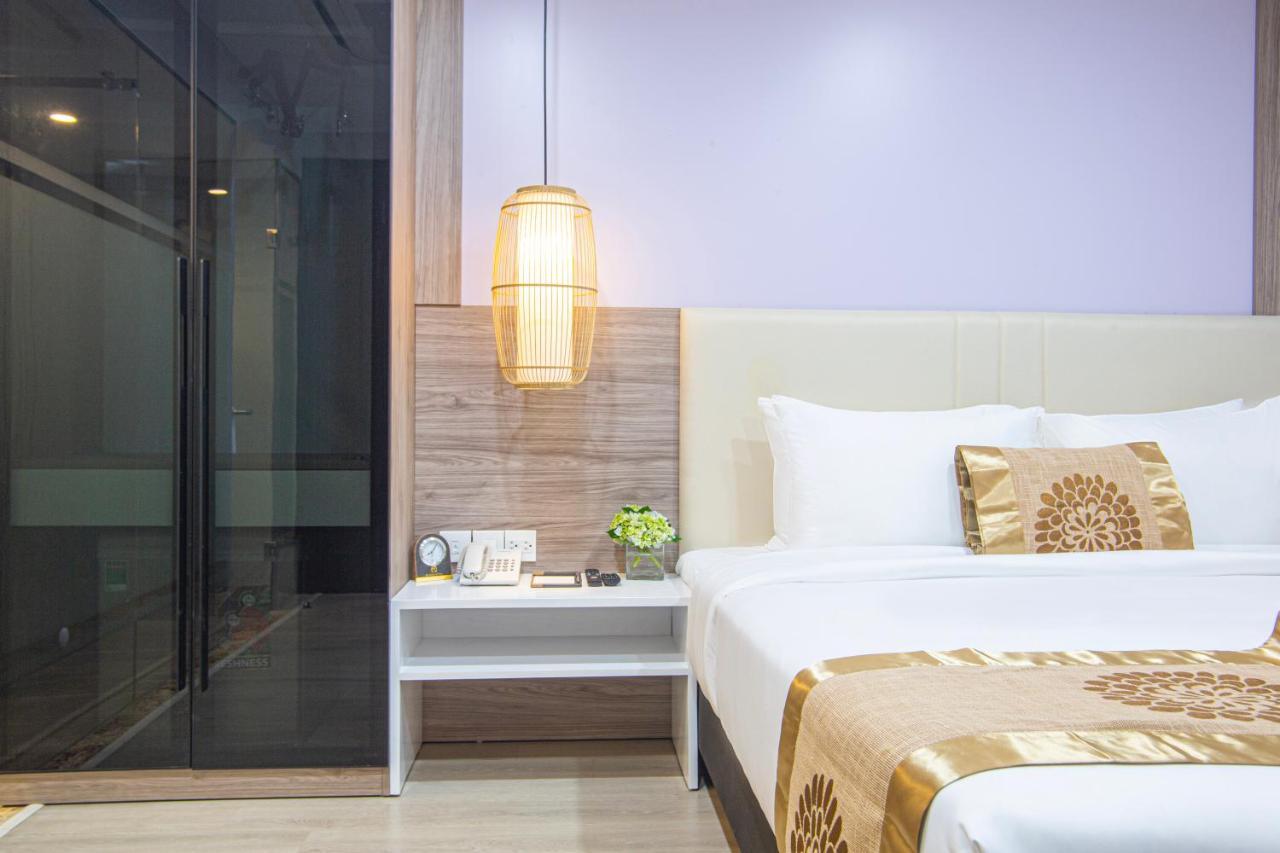 Bridge Lakeside For Rent Hotel Hanoï